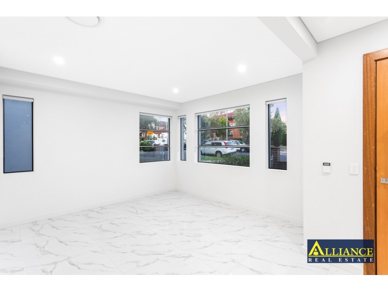 2/108 Sherwood Street, Revesby NSW 2212