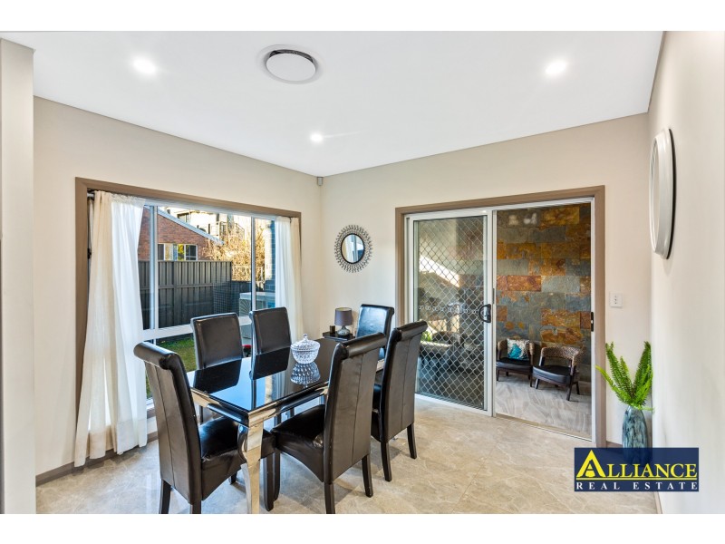 6 Samoa Avenue, Picnic Point NSW 2213