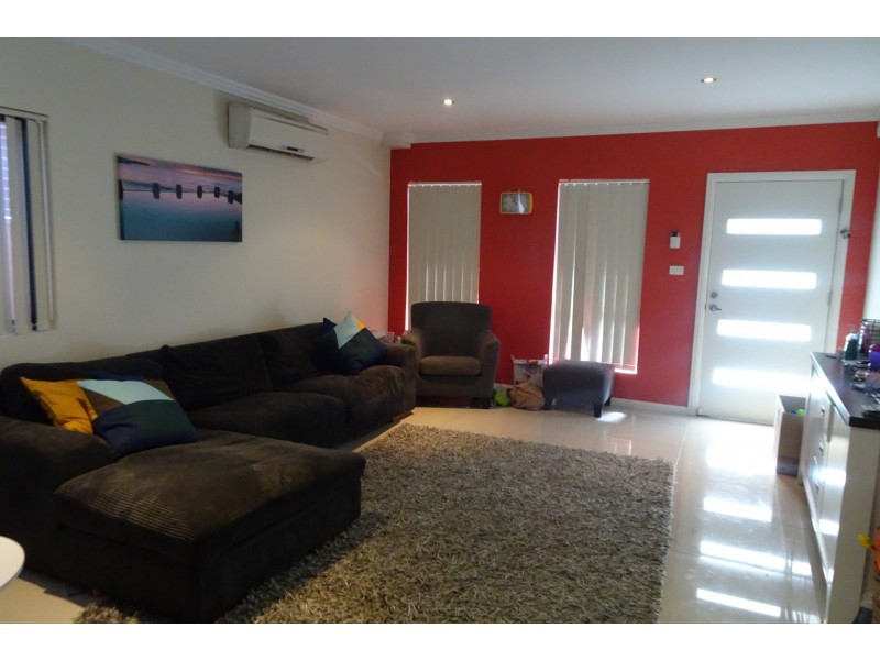 2/34 Eddie Avenue, Panania NSW 2213