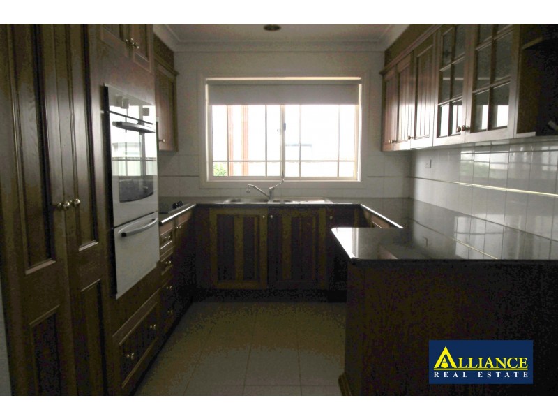 694 Henry Lawson Drive, Picnic Point NSW 2213