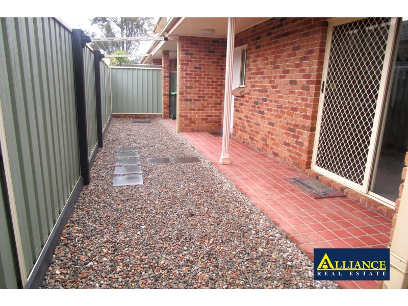 694 Henry Lawson Drive, Picnic Point NSW 2213