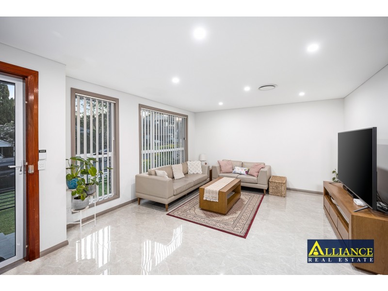 6a Samoa Avenue, Picnic Point NSW 2213