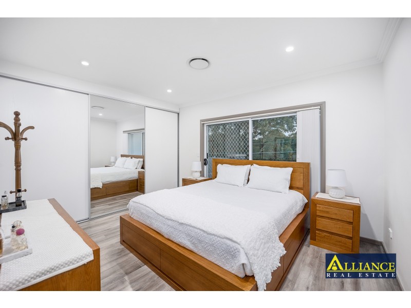 6a Samoa Avenue, Picnic Point NSW 2213