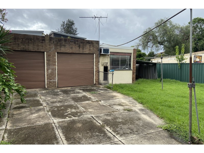 19 Laundess Avenue, Panania NSW 2213