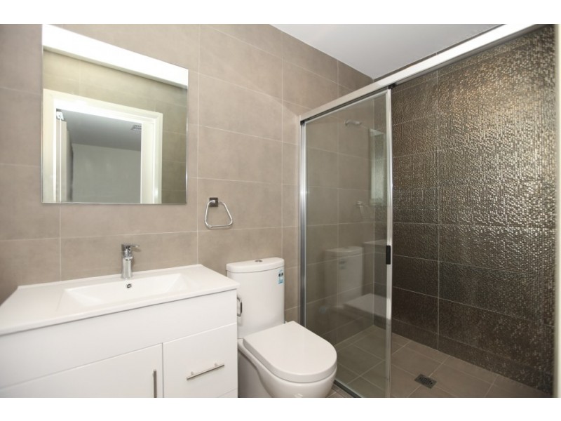 913 Henry Lawson Drive, Picnic Point NSW 2213