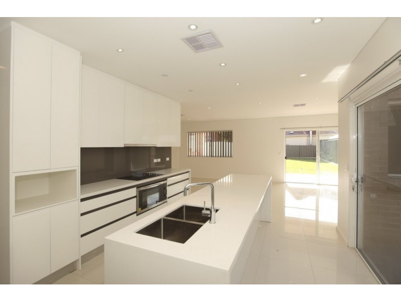 913 Henry Lawson Drive, Picnic Point NSW 2213