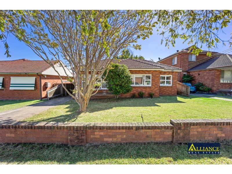28 Kathleen Parade, Picnic Point NSW 2213