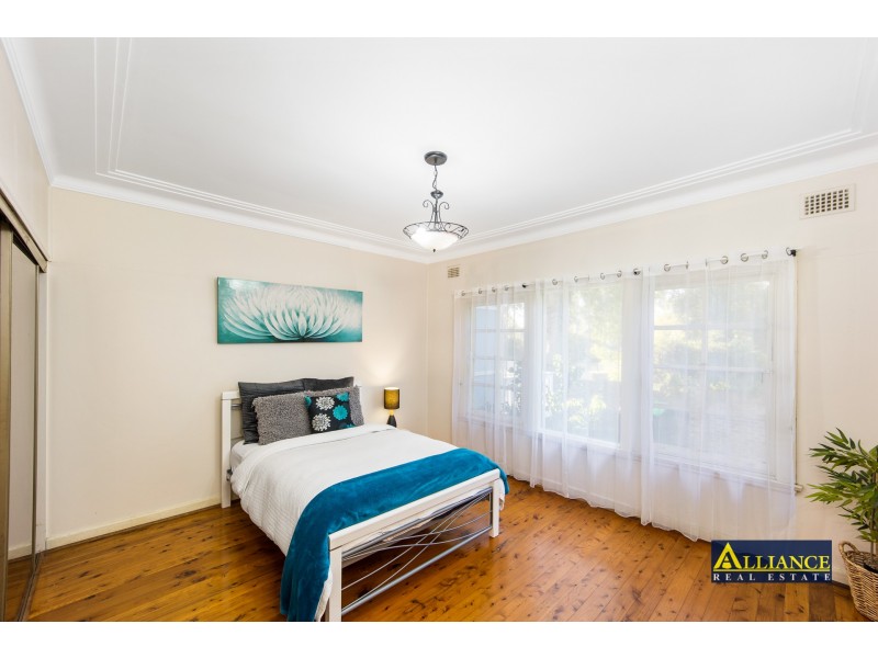 57 Maclaurin Avenue, East Hills NSW 2213