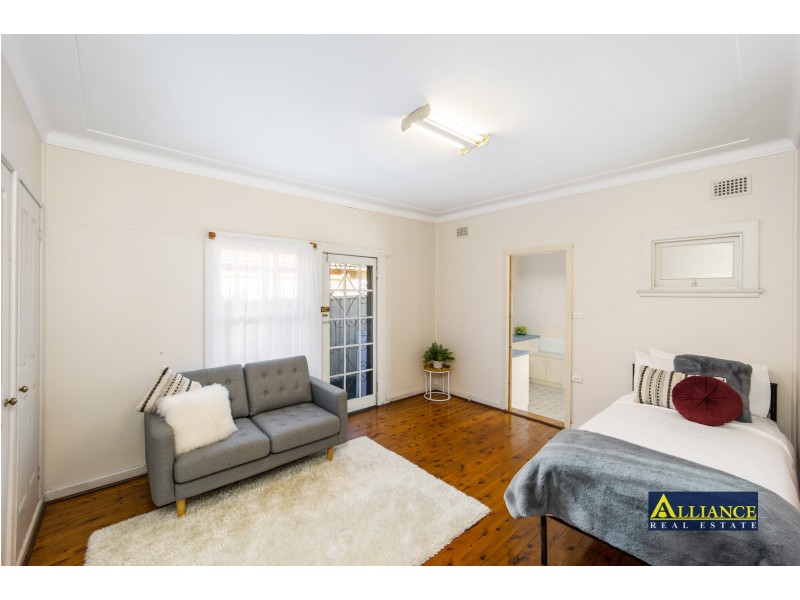 57 Maclaurin Avenue, East Hills NSW 2213