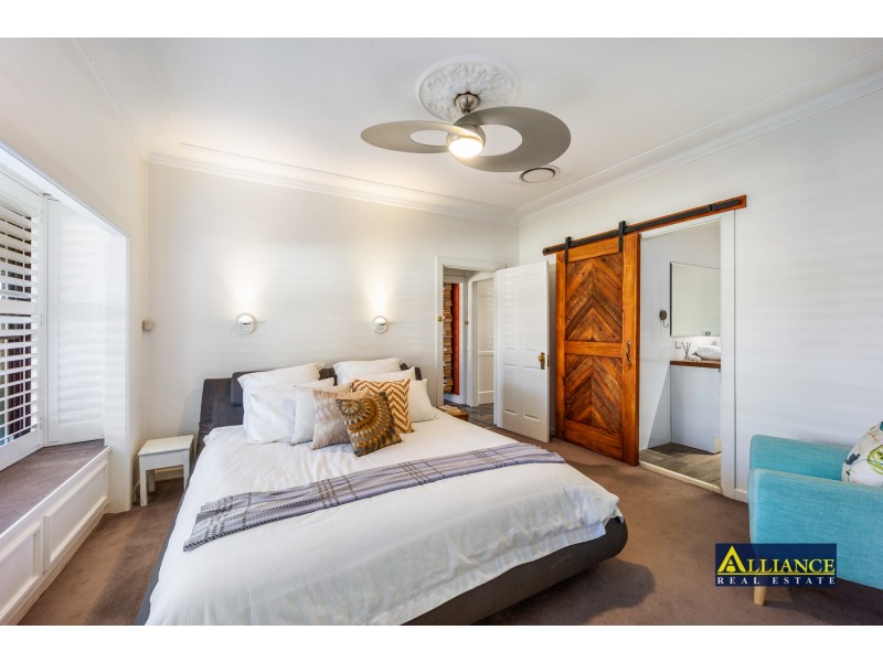 186 Lambeth Street, Picnic Point NSW 2213