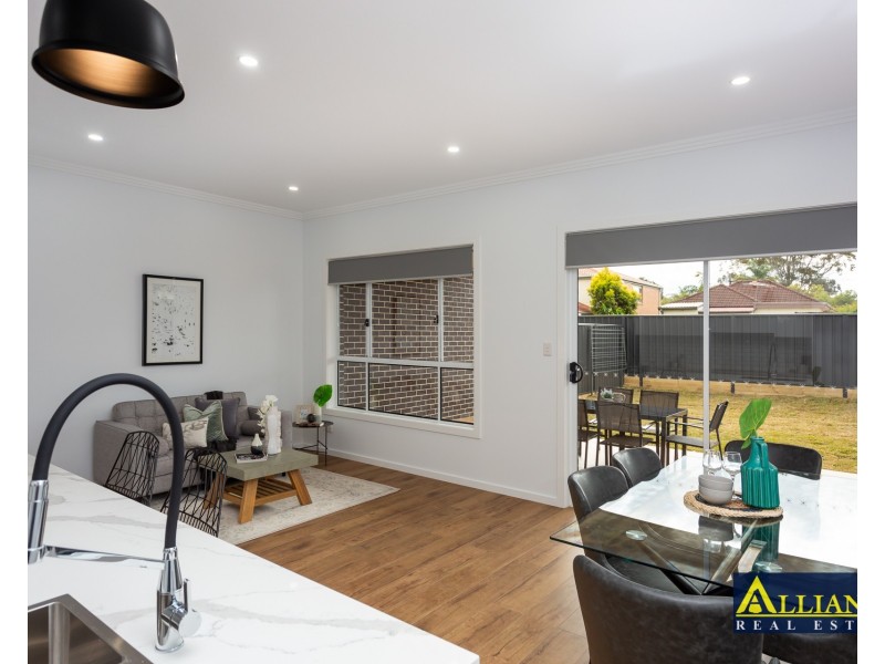 813A Henry Lawson Drive, Picnic Point NSW 2213