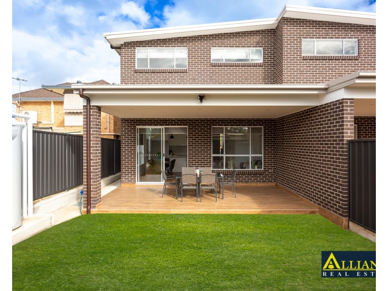 813A Henry Lawson Drive, Picnic Point NSW 2213