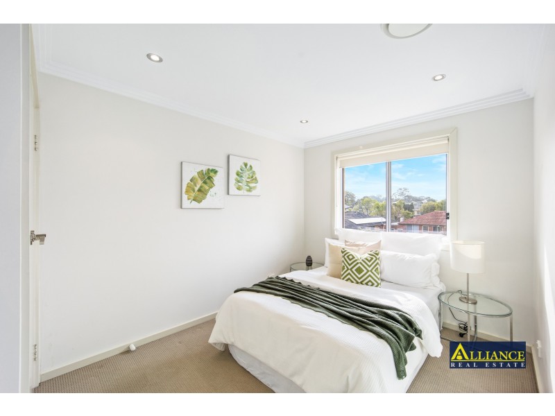 10 Blanc Avenue, East Hills NSW 2213