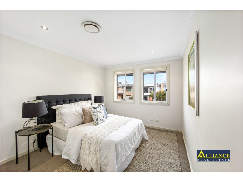 10 Blanc Avenue, East Hills NSW 2213