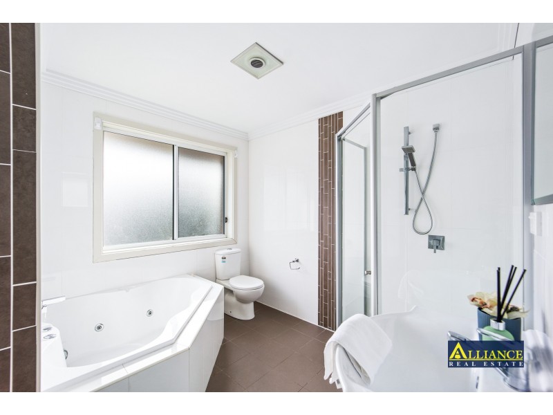 10 Blanc Avenue, East Hills NSW 2213