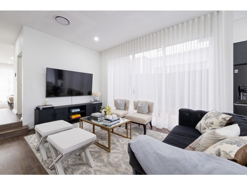 688a Henry Lawson Drive, East Hills NSW 2213