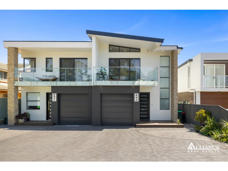 692 Henry Lawson Drive, East Hills NSW 2213