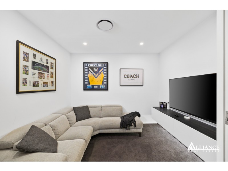 692 Henry Lawson Drive, East Hills NSW 2213