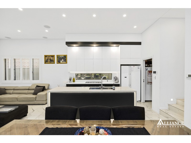 692 Henry Lawson Drive, East Hills NSW 2213