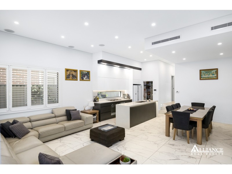 692 Henry Lawson Drive, East Hills NSW 2213