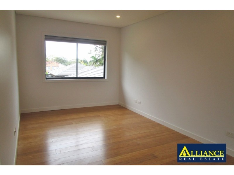 2/5-7 Monie Avenue, East Hills NSW 2213