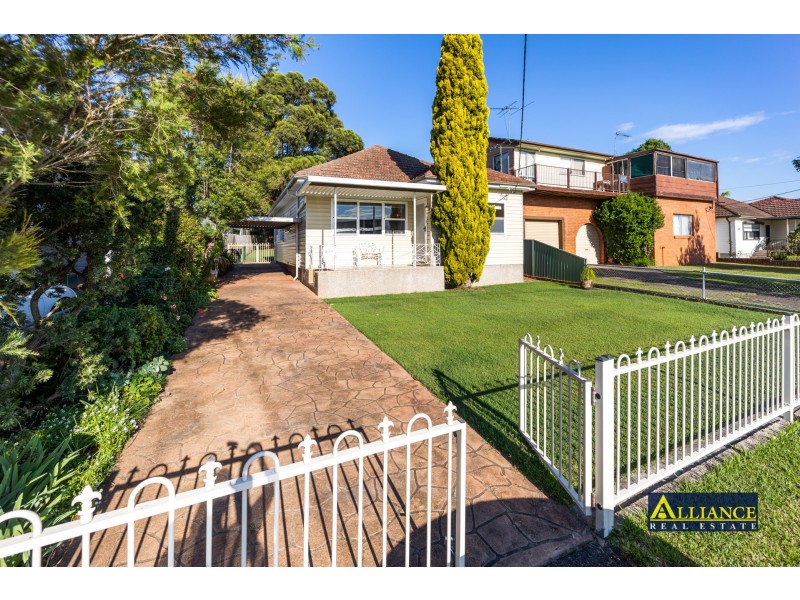 599 Henry Lawson Drive, East Hills NSW 2213