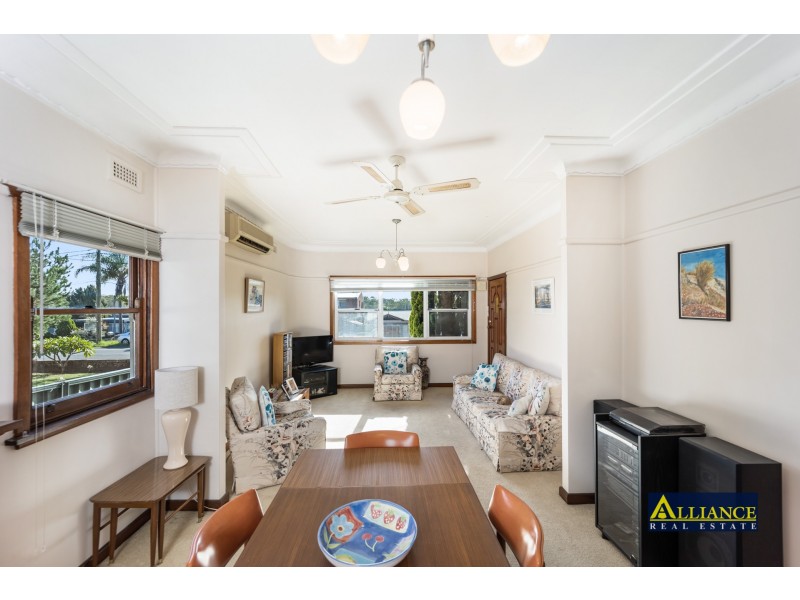 599 Henry Lawson Drive, East Hills NSW 2213