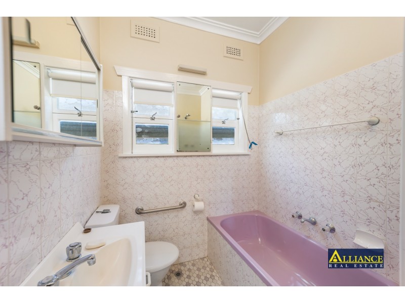 599 Henry Lawson Drive, East Hills NSW 2213