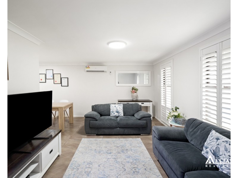 18 Ganmain Crescent, Milperra NSW 2214