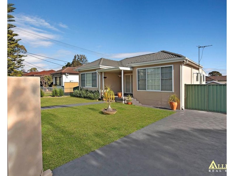 11 Greenway Parade, Revesby NSW 2212