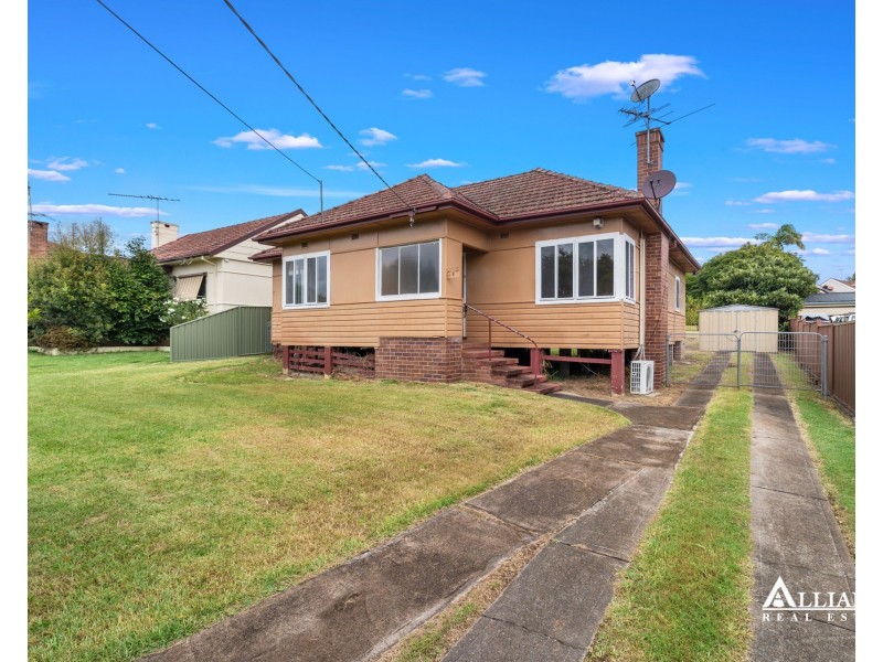 8 Browning Street, East Hills NSW 2213