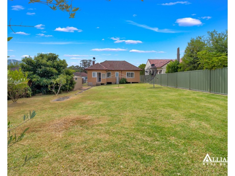 8 Browning Street, East Hills NSW 2213