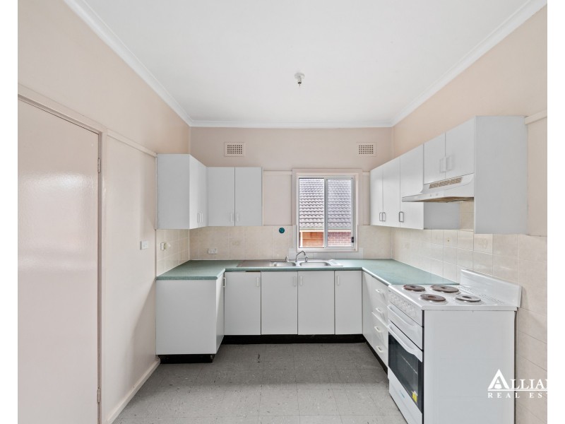 8 Browning Street, East Hills NSW 2213