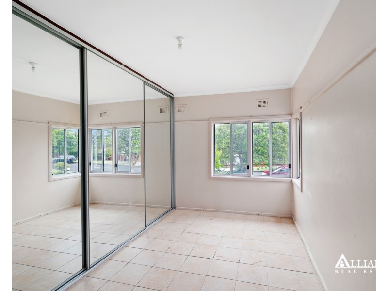 8 Browning Street, East Hills NSW 2213