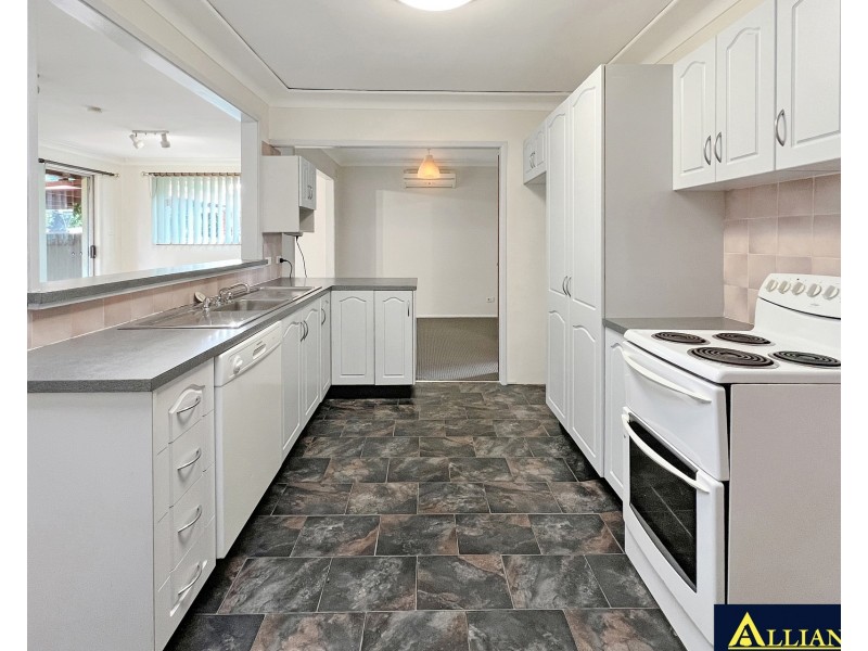 12 Eileen Street, Picnic Point NSW 2213