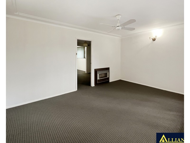 12 Eileen Street, Picnic Point NSW 2213