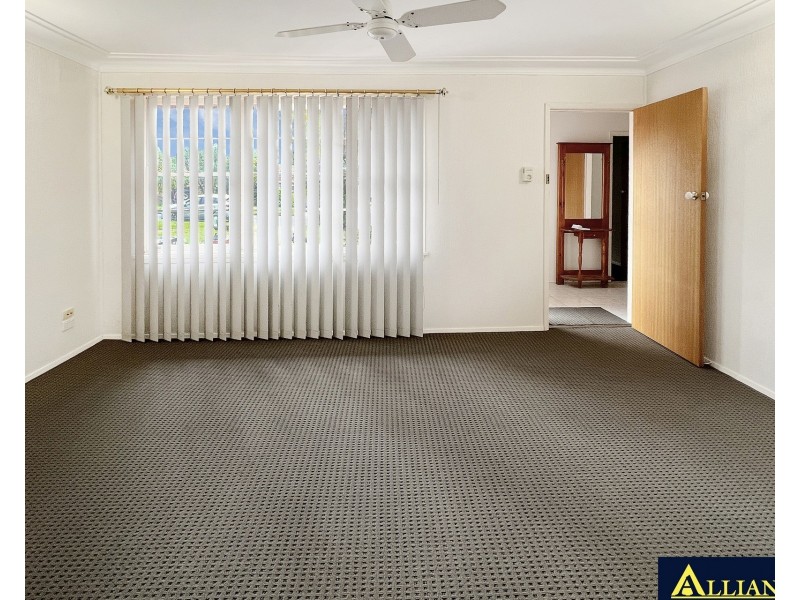 12 Eileen Street, Picnic Point NSW 2213