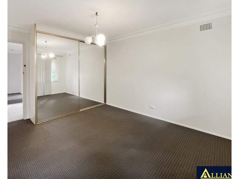 12 Eileen Street, Picnic Point NSW 2213