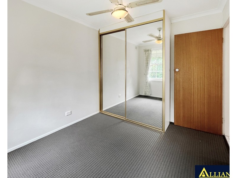12 Eileen Street, Picnic Point NSW 2213