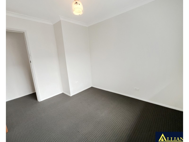 12 Eileen Street, Picnic Point NSW 2213