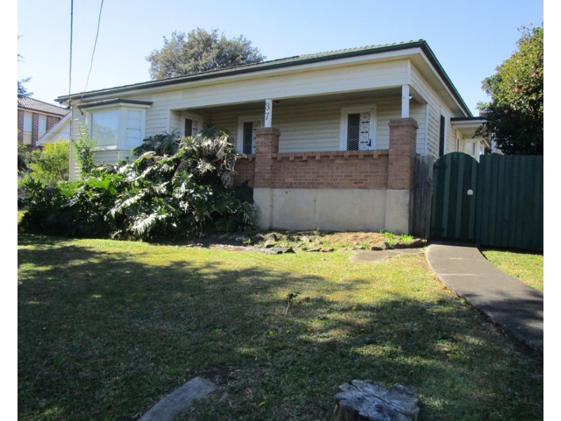 37 Picnic Point Road, Panania NSW 2213