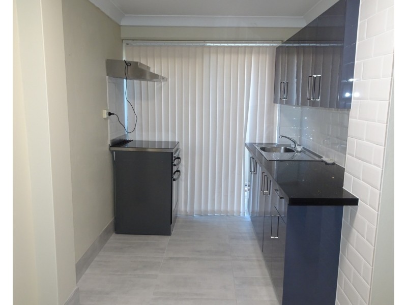 1/17 Sylvan Grove, Picnic Point NSW 2213