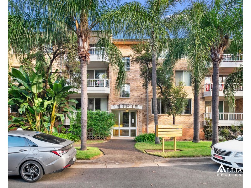 37/8 Mead Drive, Chipping Norton NSW 2170