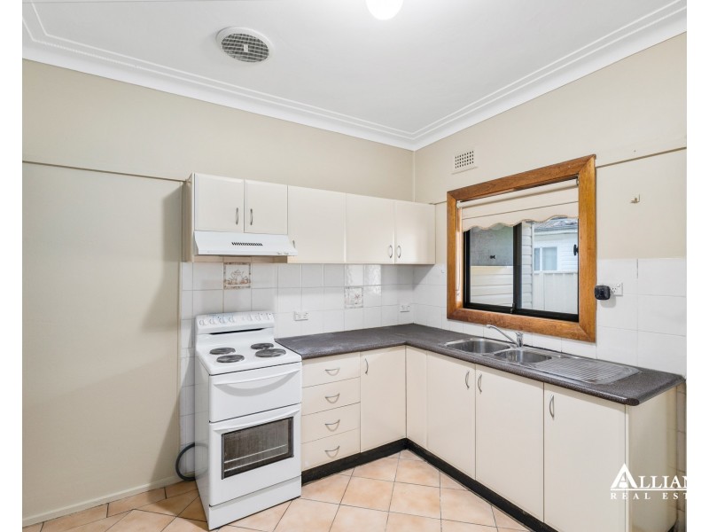 589 Henry Lawson Drive, East Hills NSW 2213