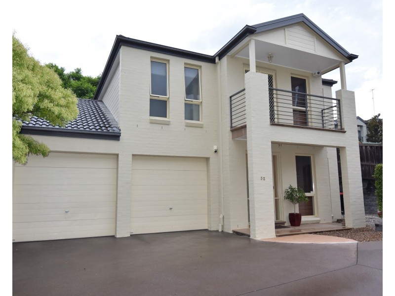 32 Eucalyptus Court, Picnic Point NSW 2213