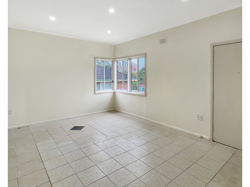 8 Browning Street, East Hills NSW 2213