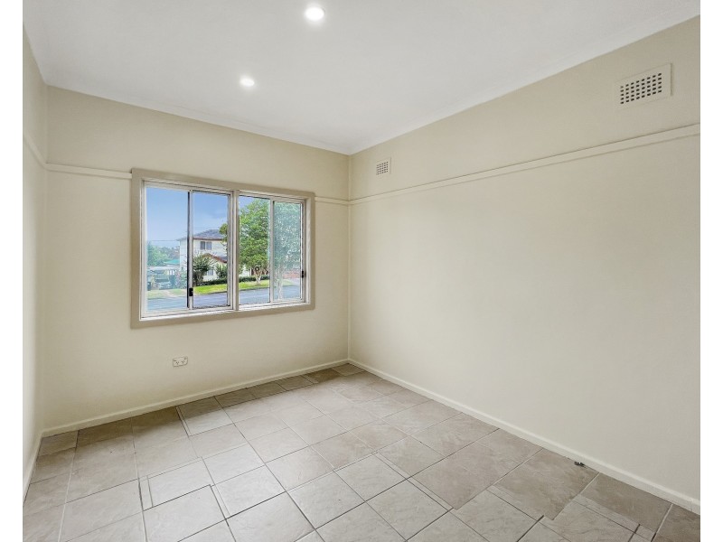 8 Browning Street, East Hills NSW 2213