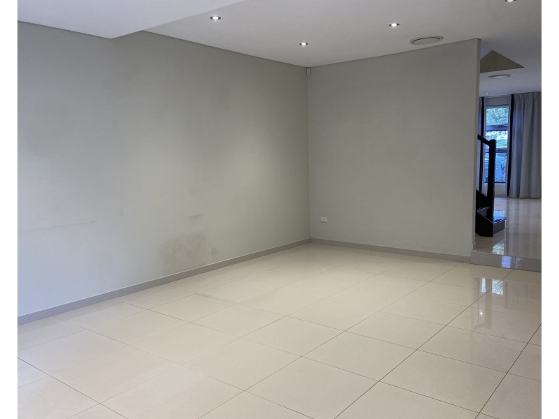 17 Taloma Street, Picnic Point NSW 2213