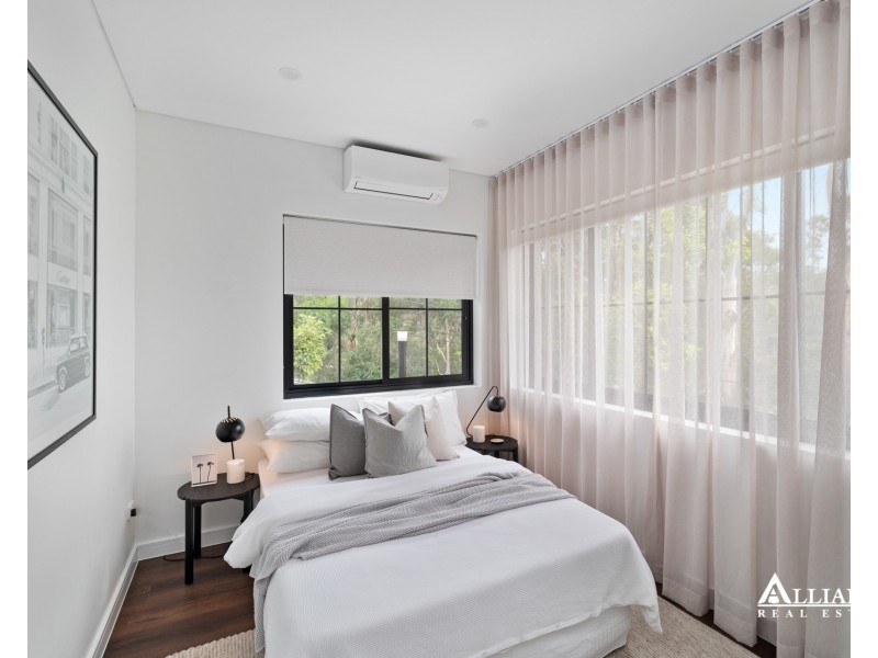 14 Carinya Road, Picnic Point NSW 2213