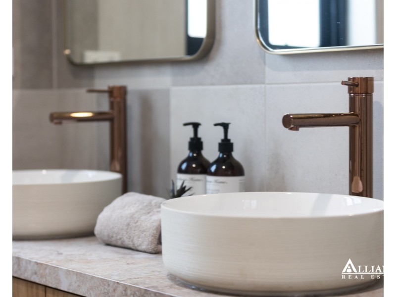 14 Carinya Road, Picnic Point NSW 2213